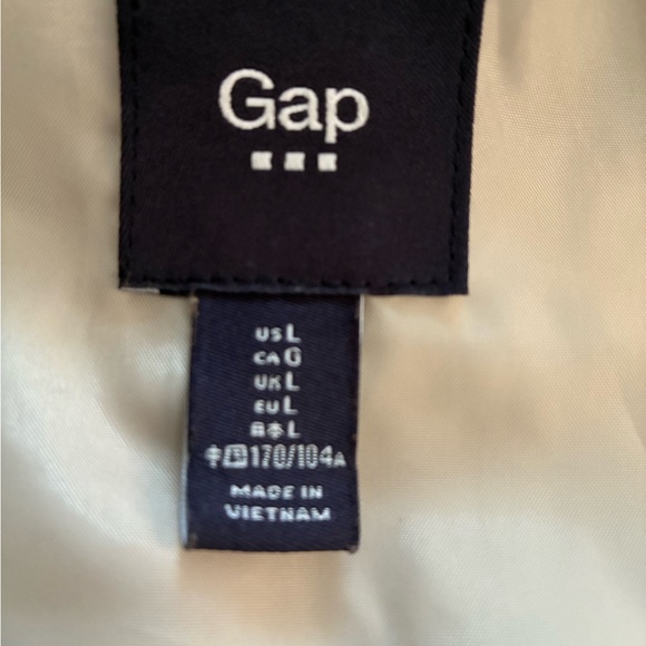 GAP Woman’s Cream Quilted Puffer Vest Size L - Picture 3 of 3
